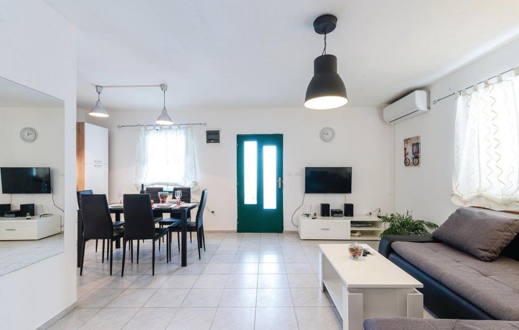 Holiday Home Lucija สเวติ ฟิลลิปปี ยาคอฟ ภายนอก รูปภาพ