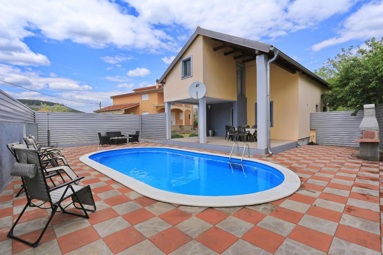 Holiday Home Lucija สเวติ ฟิลลิปปี ยาคอฟ ภายนอก รูปภาพ