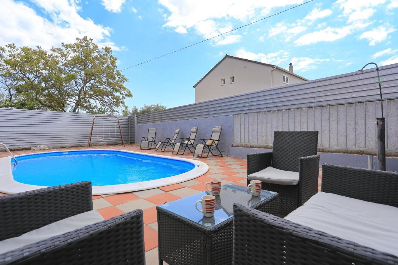 Holiday Home Lucija สเวติ ฟิลลิปปี ยาคอฟ ภายนอก รูปภาพ