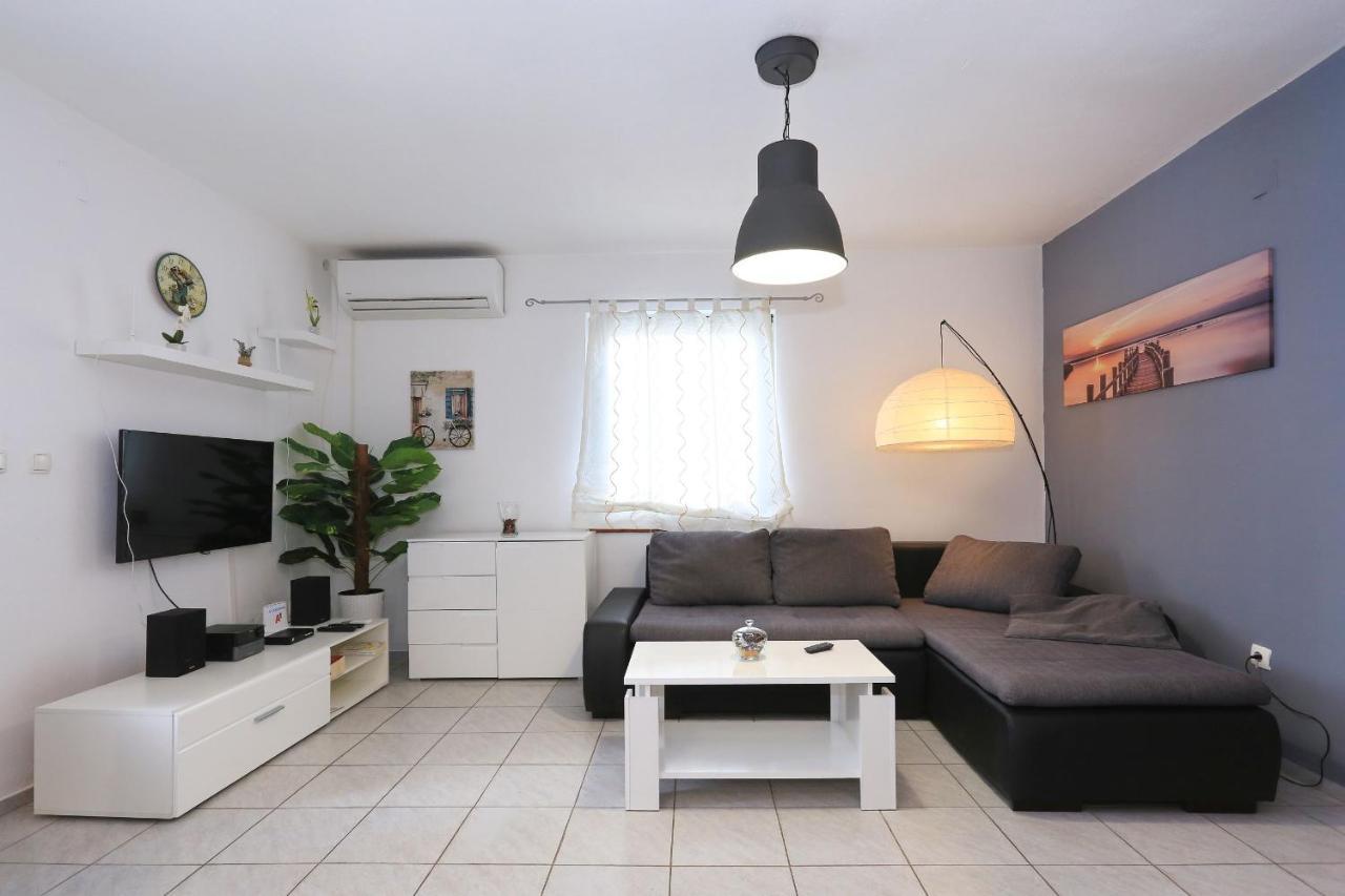 Holiday Home Lucija สเวติ ฟิลลิปปี ยาคอฟ ภายนอก รูปภาพ